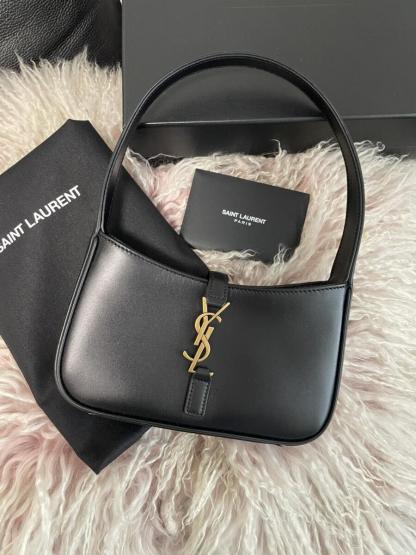 関税送料込国内発送★SAINT LAURENT Le 5 a 7 mini leather bag
